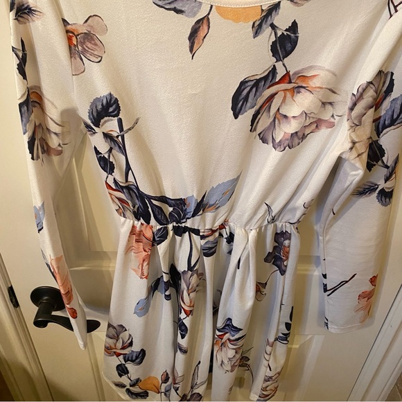 White Summer Floral Dress - Picture 5 of 5